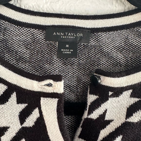 π§₯ Ann Taylor Sweater - Black and White - NWOT π§₯ - Picture 4 of 5